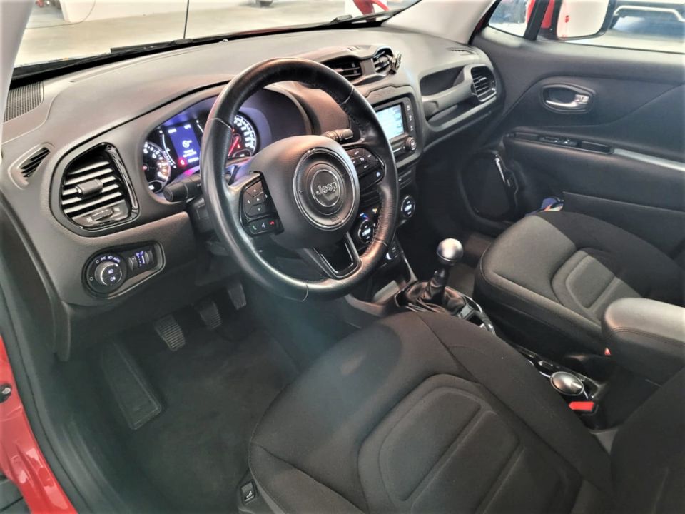 JEEP RENEGADE 1.6 I E.torQ Evo SetS - L'Élégance Tout-Terrain en Édition Brooklyn - image 1