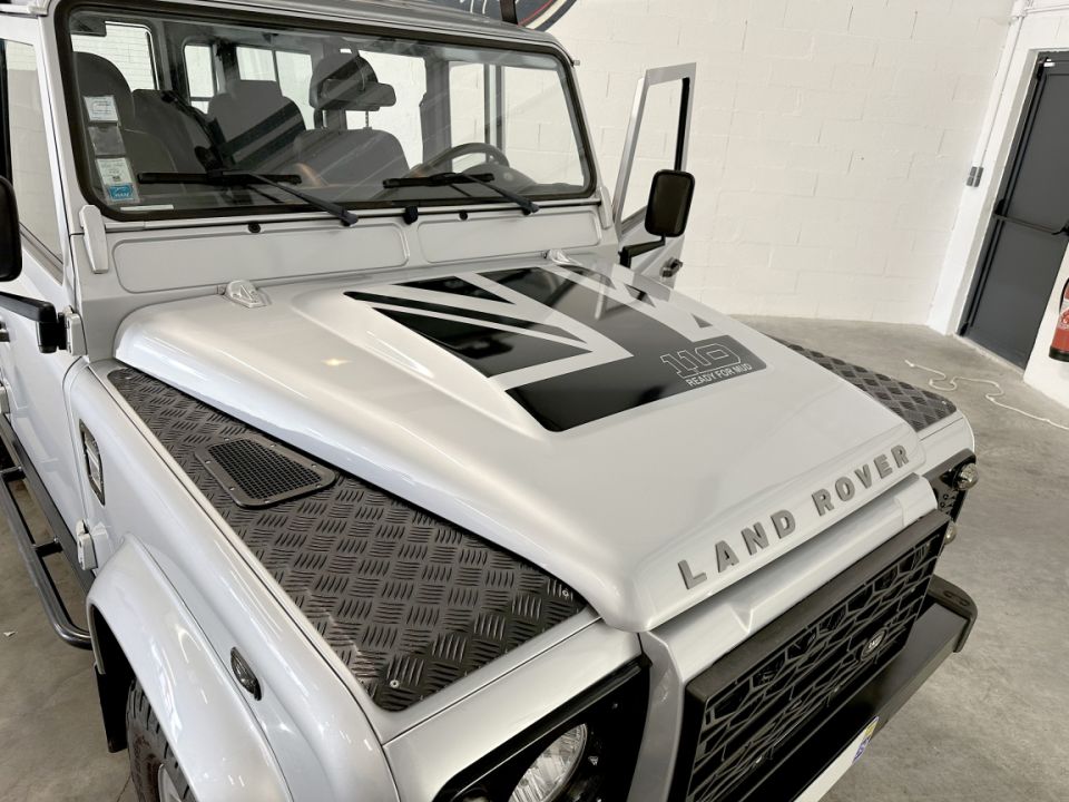 LAND ROVER DEFENDER 2.4 TD4 110 S - L'Aventure Authentique en Toute Simplicité - image 18