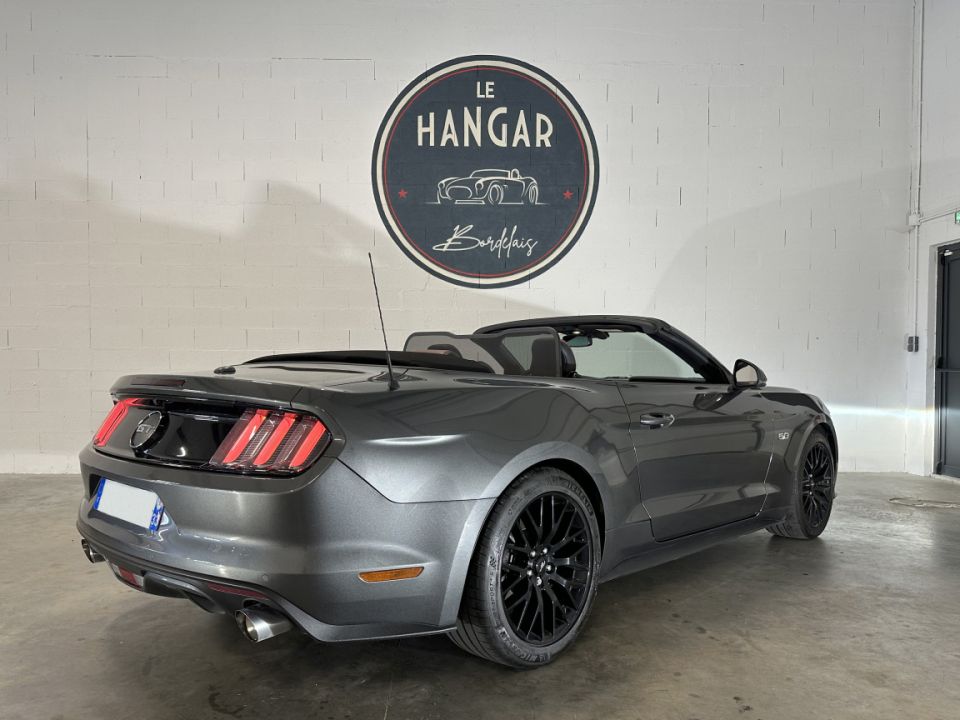 FORD MUSTANG Convertible V8 5.0 421ch GT - L'Élégance Musclée sous le Soleil - image 8