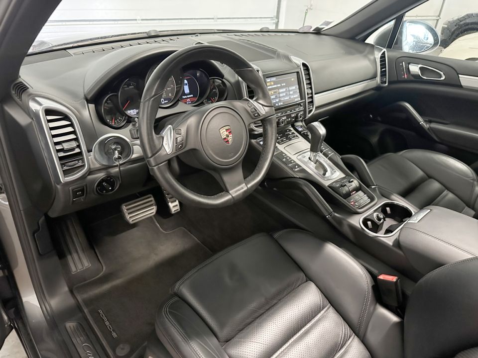 PORSCHE CAYENNE S V8 4.8 400ch Tiptronic S - Puissance et Élégance Redéfinies - image 1