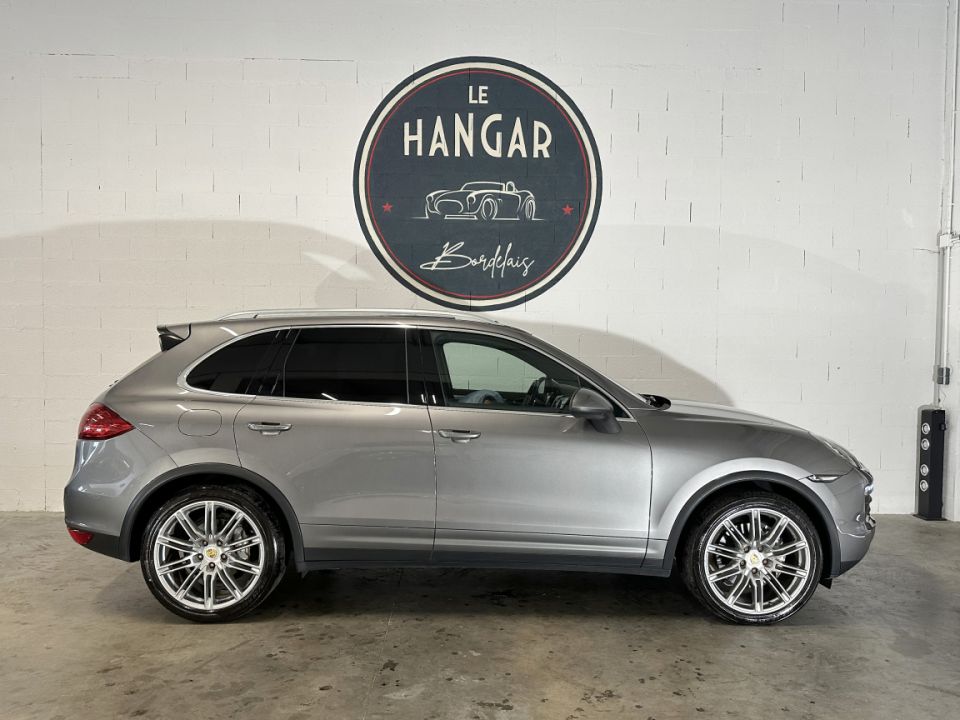 PORSCHE CAYENNE S V8 4.8 400ch Tiptronic S - Puissance et Élégance Redéfinies - image 10