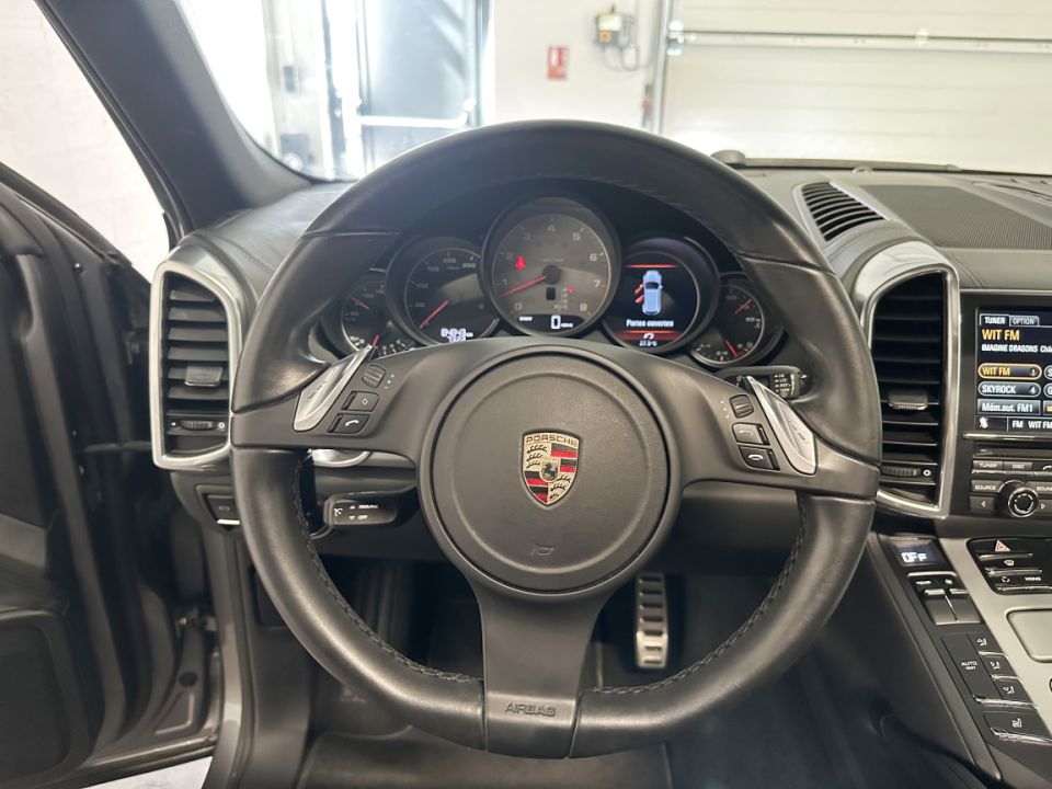 PORSCHE CAYENNE S V8 4.8 400ch Tiptronic S - Puissance et Élégance Redéfinies - image 13