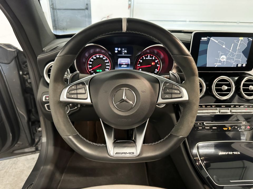 Mercedes Classe C 63 S AMG : Puissance et Prestige Redéfinis - 75 990 € - image 11