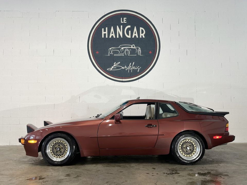 PORSCHE 944 Targa 2.5 163ch BVM5 - Le Hangar Bordelais - image 2