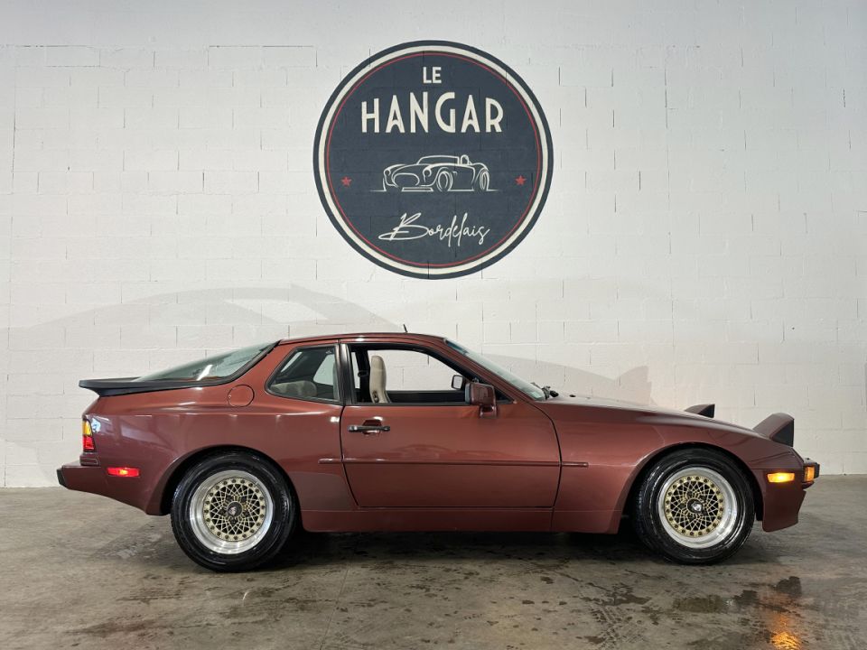 PORSCHE 944 Targa 2.5 163ch BVM5 - Le Hangar Bordelais - image 10