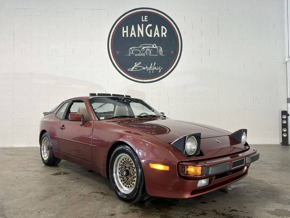 PORSCHE 944 Targa 2.5 163ch BVM5 - Le Hangar Bordelais - image 12