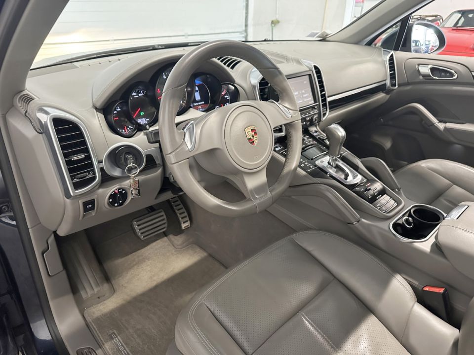 PORSCHE CAYENNE S DIESEL V8 4.2 382ch Tiptronic S - Puissance et Élégance en SUV - 32 990 € - image 1