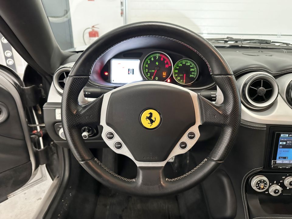 FERRARI 612 Scaglietti V12 5.7 540ch F1 – Élégance et puissance italienne - 89 990 € - image 11