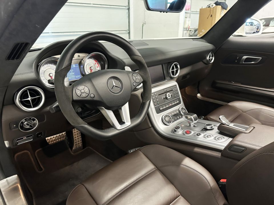 Mercedes SLS 63 AMG Roadster V8 6.2 – Puissance et Raffinement en Plein Air - 179 990 € - image 1