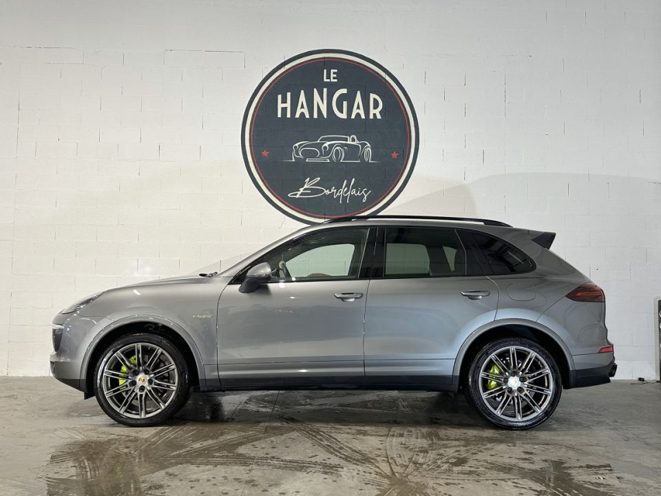 PORSCHE CAYENNE S E-HYBRID V6 3.0 416ch Tiptronic8 - SUV haut de gamme, performance et confort - 54 990 € - image 2