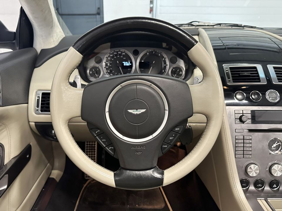 Aston Martin DB9 Volante V12 6.0 455ch Touchtronic - Cabriolet haut de gamme - 64 990 € - image 9