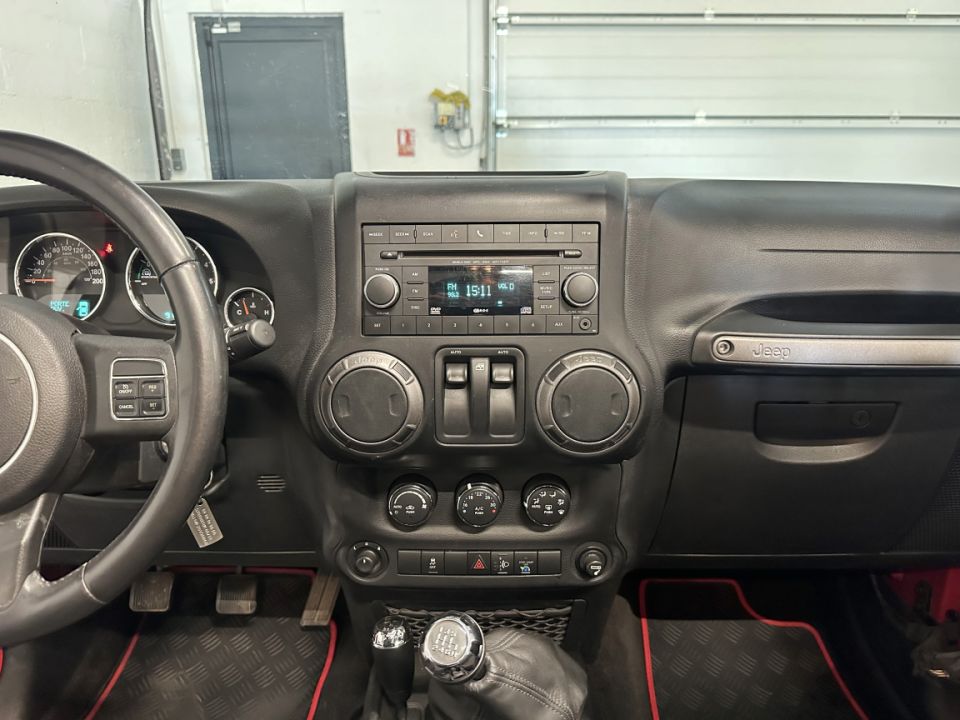 JEEP WRANGLER 2.8 CRD 200ch Sport BVM6 – Tout-Terrain Haut de Gamme - 28 990 € - image 13