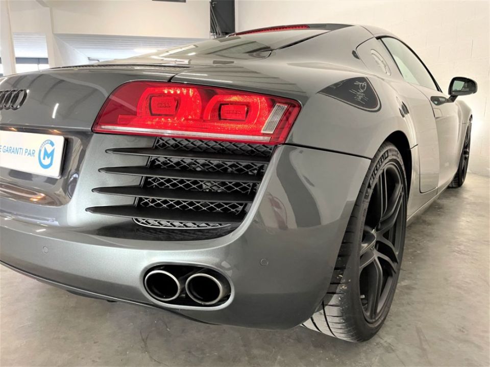 AUDI R8 V8 4.2 FSI 420ch Quattro R-Tronic - Puissance et Élégance Intemporelles - image 18