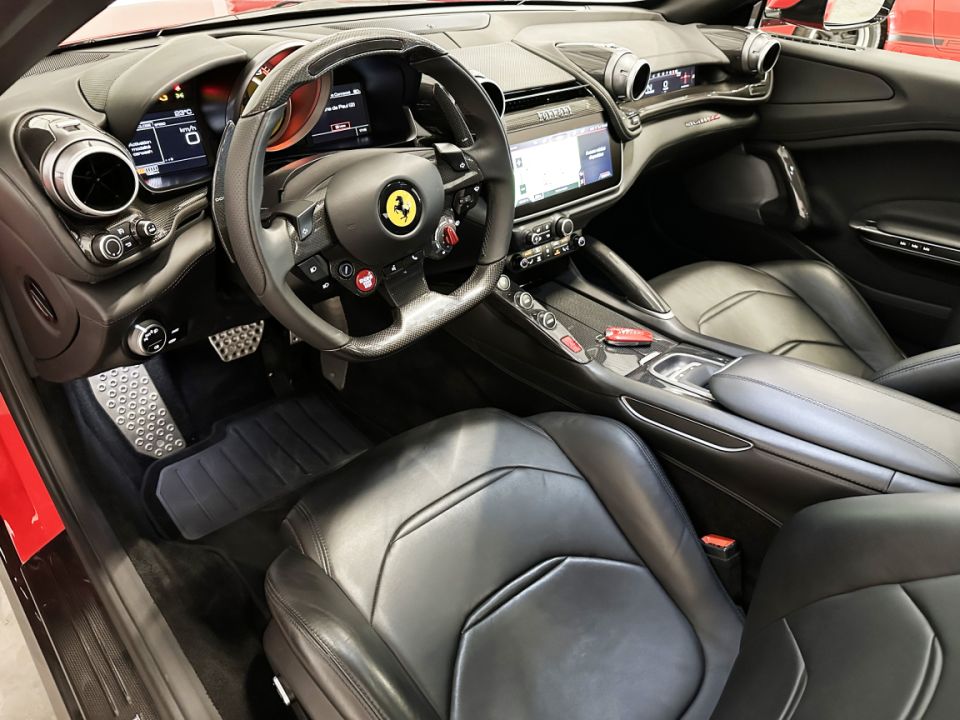 FERRARI GTC4 LUSSO V12 6.3 690ch - Puissance et Élégance Redéfinies - image 1