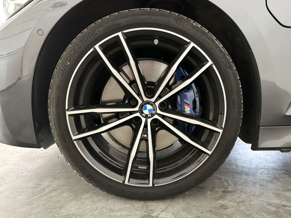 BMW SERIE 3 330e M Sport BVA8 - Élégance, Puissance et Technologie Intégrées - image 15