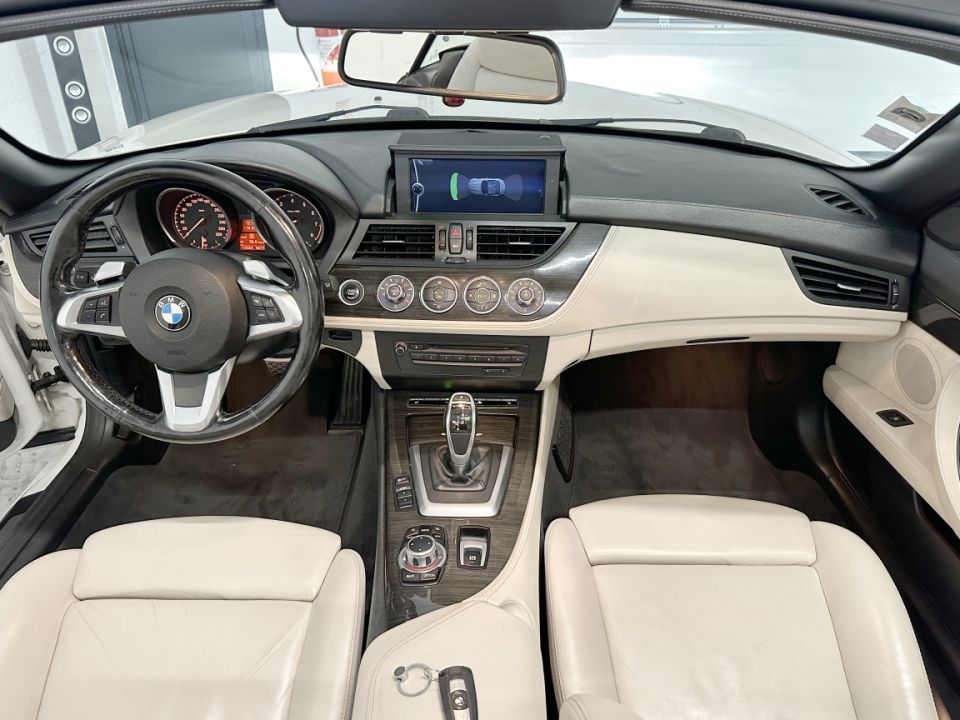 BMW Z4 35i sDrive - L'Élégance du Roadster Sport Design - image 7