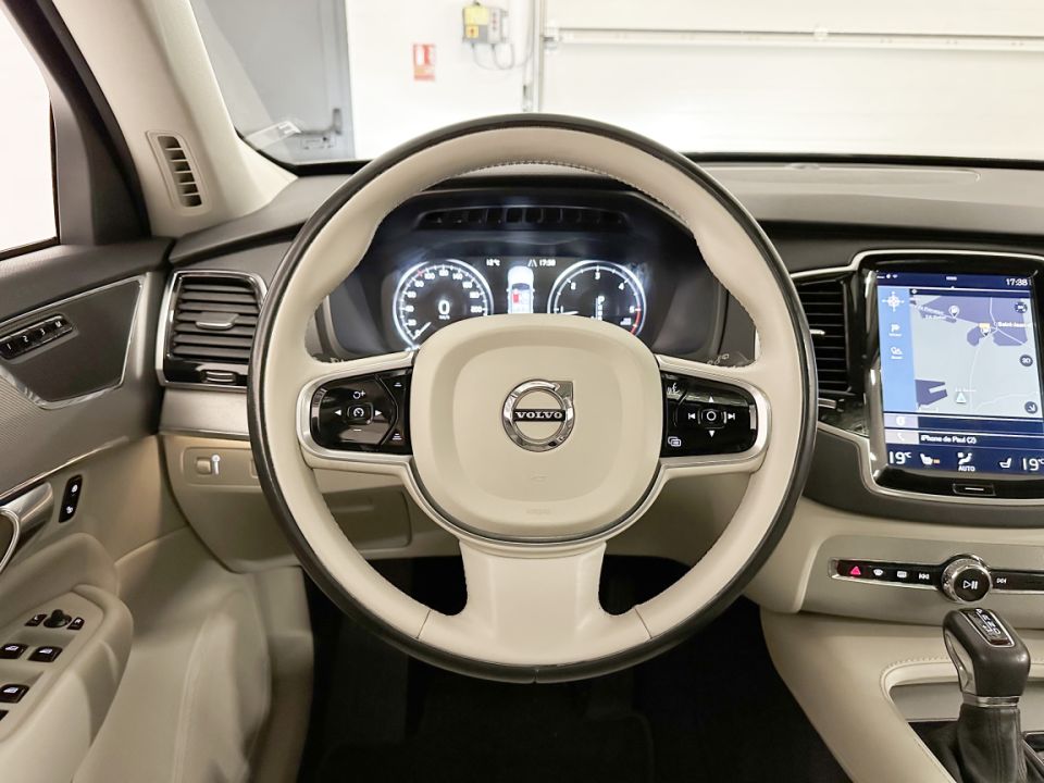 Volvo XC90 D5 AWD 235ch Geartronic8 Inscription Luxe: Le Luxe et la Performance Réunis - image 16