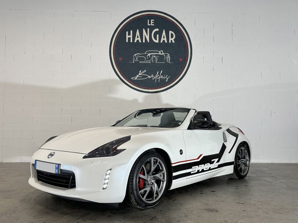 Performant et Élégant : NISSAN 370Z ROADSTER V6 3.7 328ch BVM6 en Blanc Lunaire - image 0