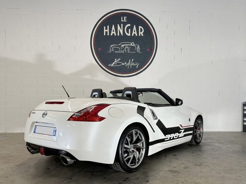 Performant et Élégant : NISSAN 370Z ROADSTER V6 3.7 328ch BVM6 en Blanc Lunaire - image 8