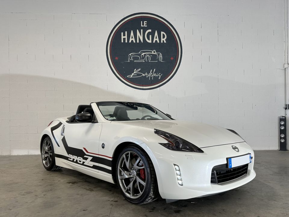 Performant et Élégant : NISSAN 370Z ROADSTER V6 3.7 328ch BVM6 en Blanc Lunaire - image 12