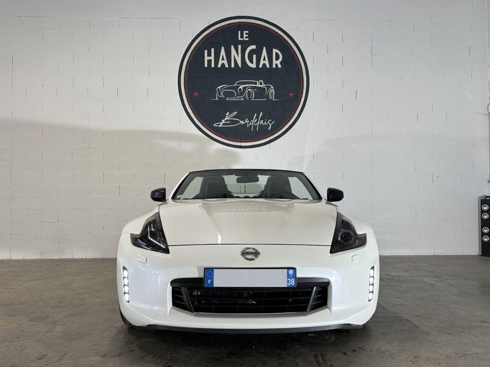 Performant et Élégant : NISSAN 370Z ROADSTER V6 3.7 328ch BVM6 en Blanc Lunaire - image 14