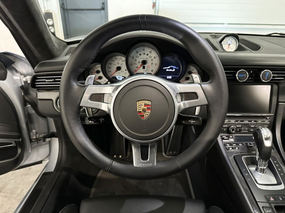 Porsche 911 Type 991 Turbo S Coupé 3.8 560ch PDK7 : Puissance et Raffinement - image 11