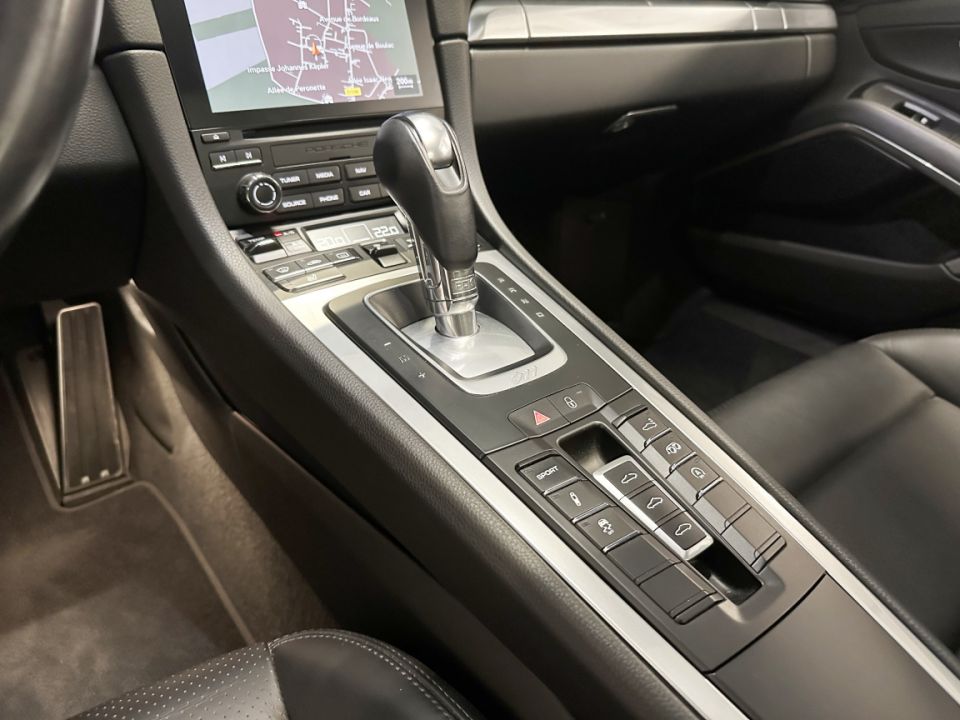 PORSCHE 911 Carrera Coupé Type 991.2 : Performance et Élégance en Gris Quartz Métallisé - image 13