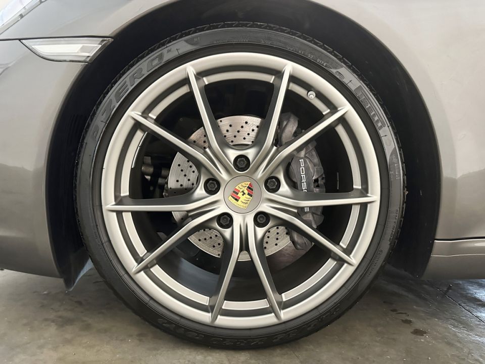 PORSCHE 911 Carrera Coupé Type 991.2 : Performance et Élégance en Gris Quartz Métallisé - image 15