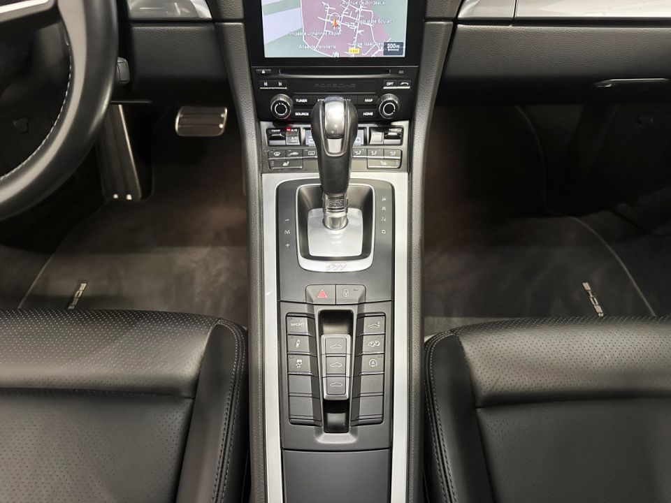 PORSCHE 911 Carrera Coupé Type 991.2 : Performance et Élégance en Gris Quartz Métallisé - image 19