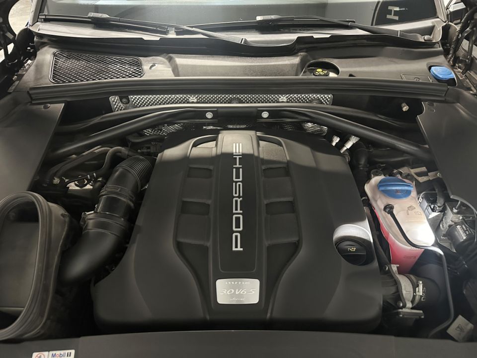 Porsche Macan S Diesel V6 3.0 PDK7 - SUV Haut de Gamme avec Équipements Premium - image 21