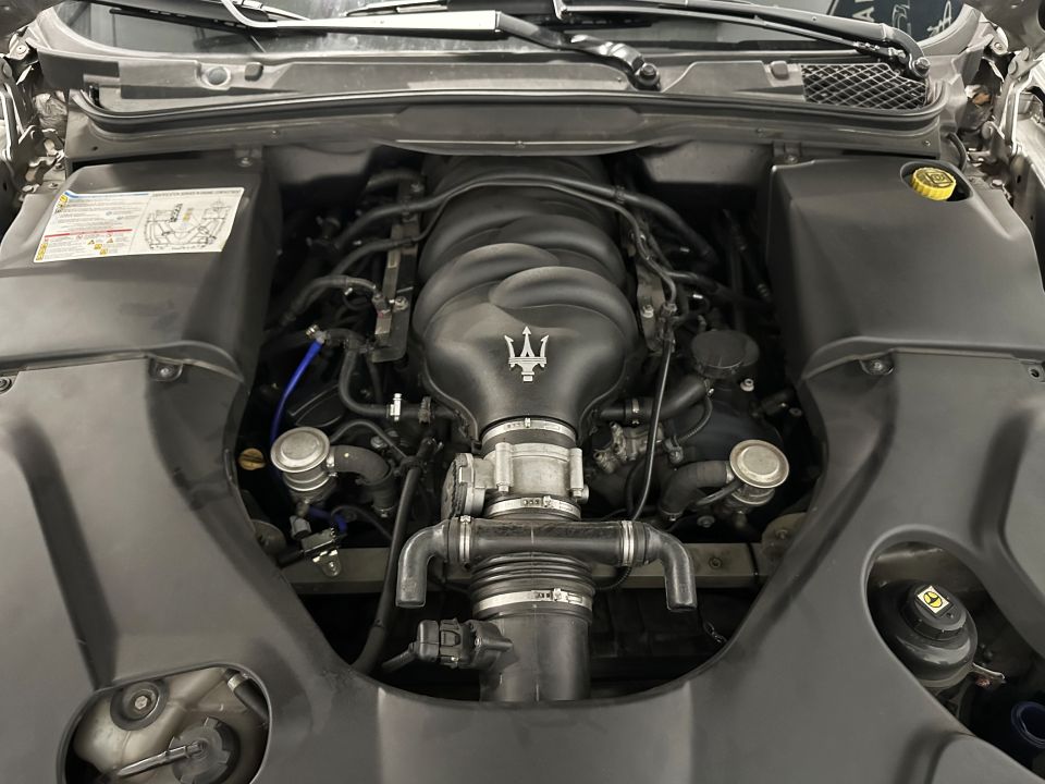 Maserati Granturismo V8 : Performance et Élégance Intemporelle - image 19