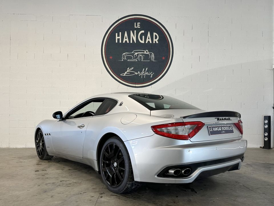 Maserati Granturismo V8 : Performance et Élégance Intemporelle - image 4