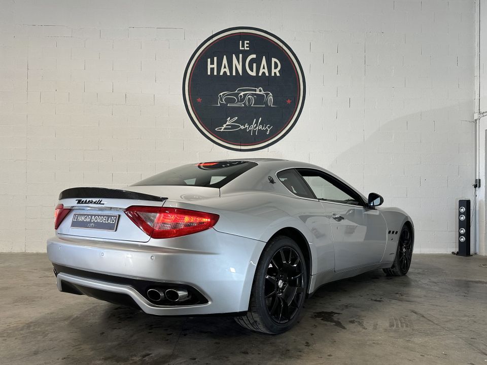 Maserati Granturismo V8 : Performance et Élégance Intemporelle - image 8