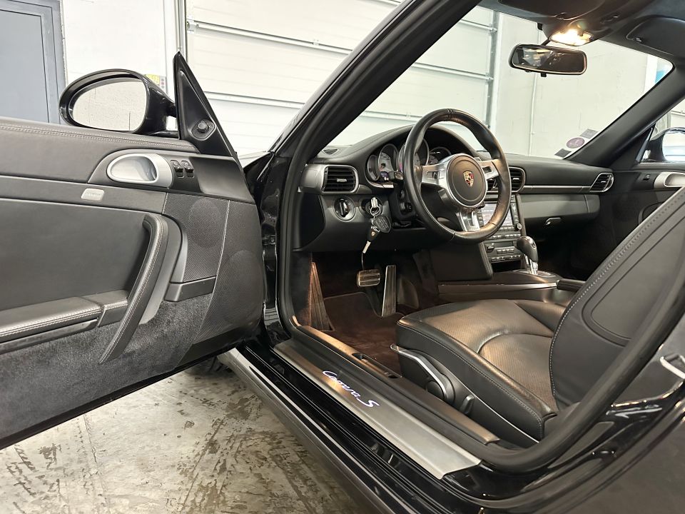 PORSCHE 911 Type 997.2 Carrera S Coupé 3.8 385ch PDK7: Luxe et Performance Réunis - image 19